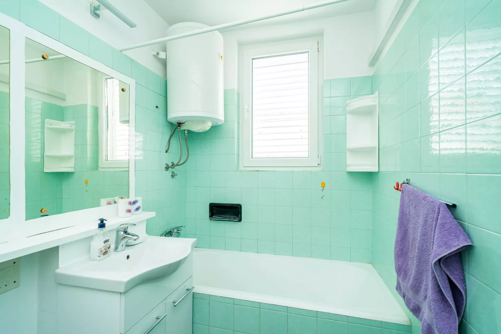Apartment Klaudia - Two Bedroom Apartment with Balcony-Bathroom