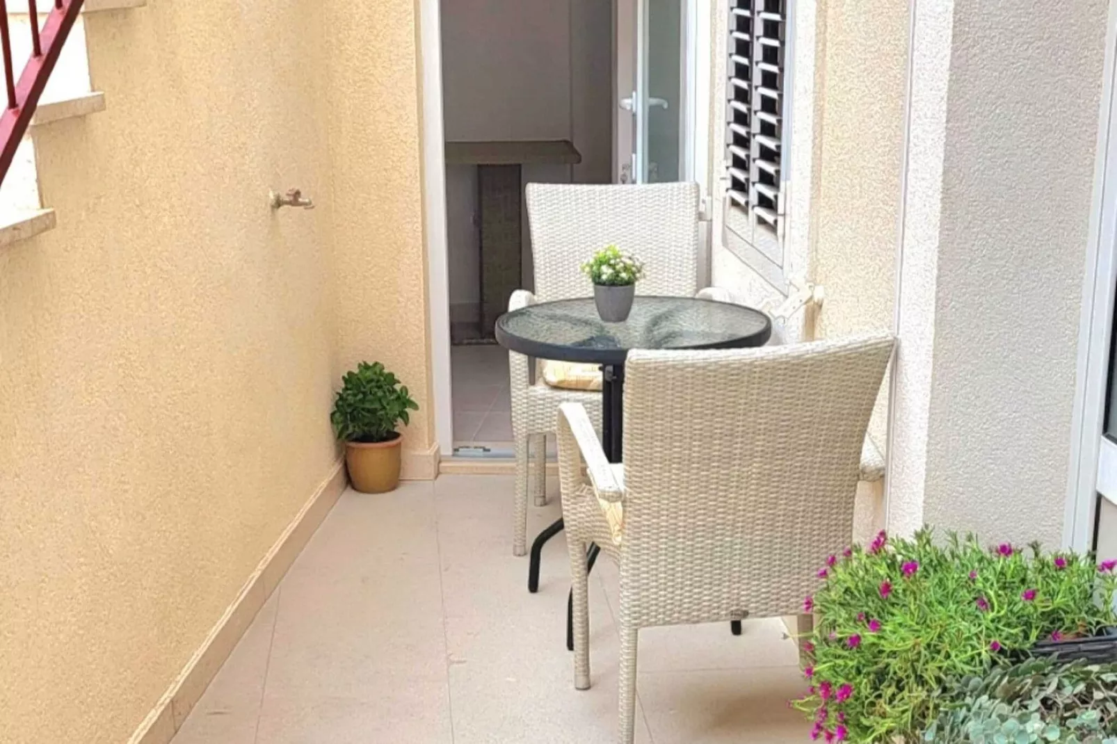 Apartment Dora - Studio Apartment with Terrace-Outdoor