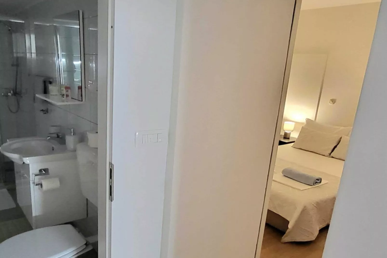 Apartment Dora - Studio Apartment with Terrace-Indoor