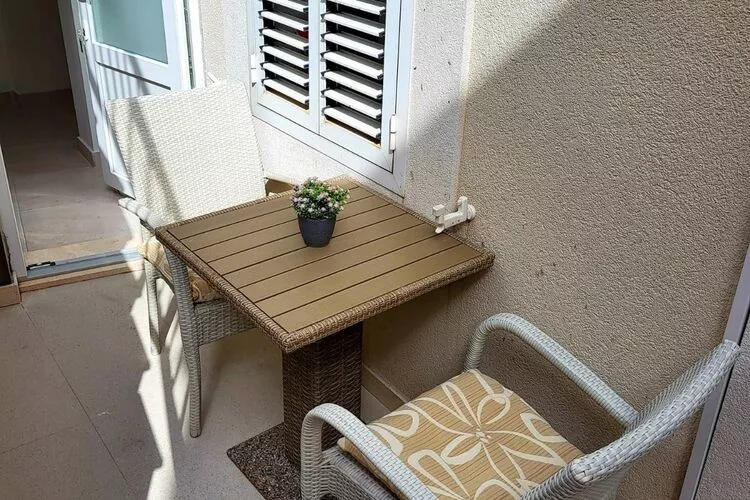 Apartment Dora - Studio Apartment with Terrace-Terrace