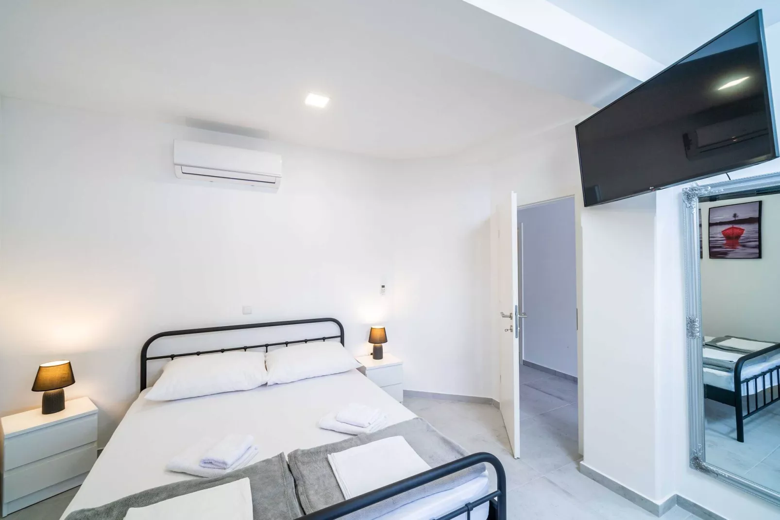 Hidden Gem Apartment - Two Bedroom Apartment with Terrace and Sea View-Bedroom
