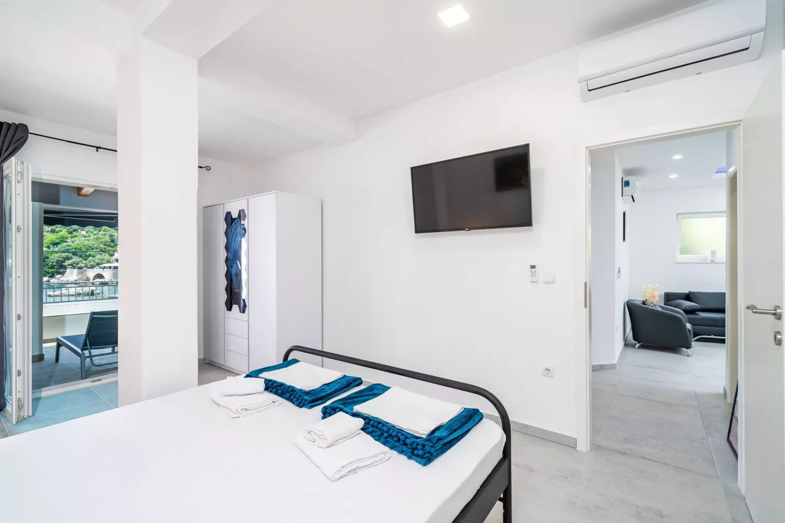 Hidden Gem Apartment - Two Bedroom Apartment with Terrace and Sea View-Bedroom