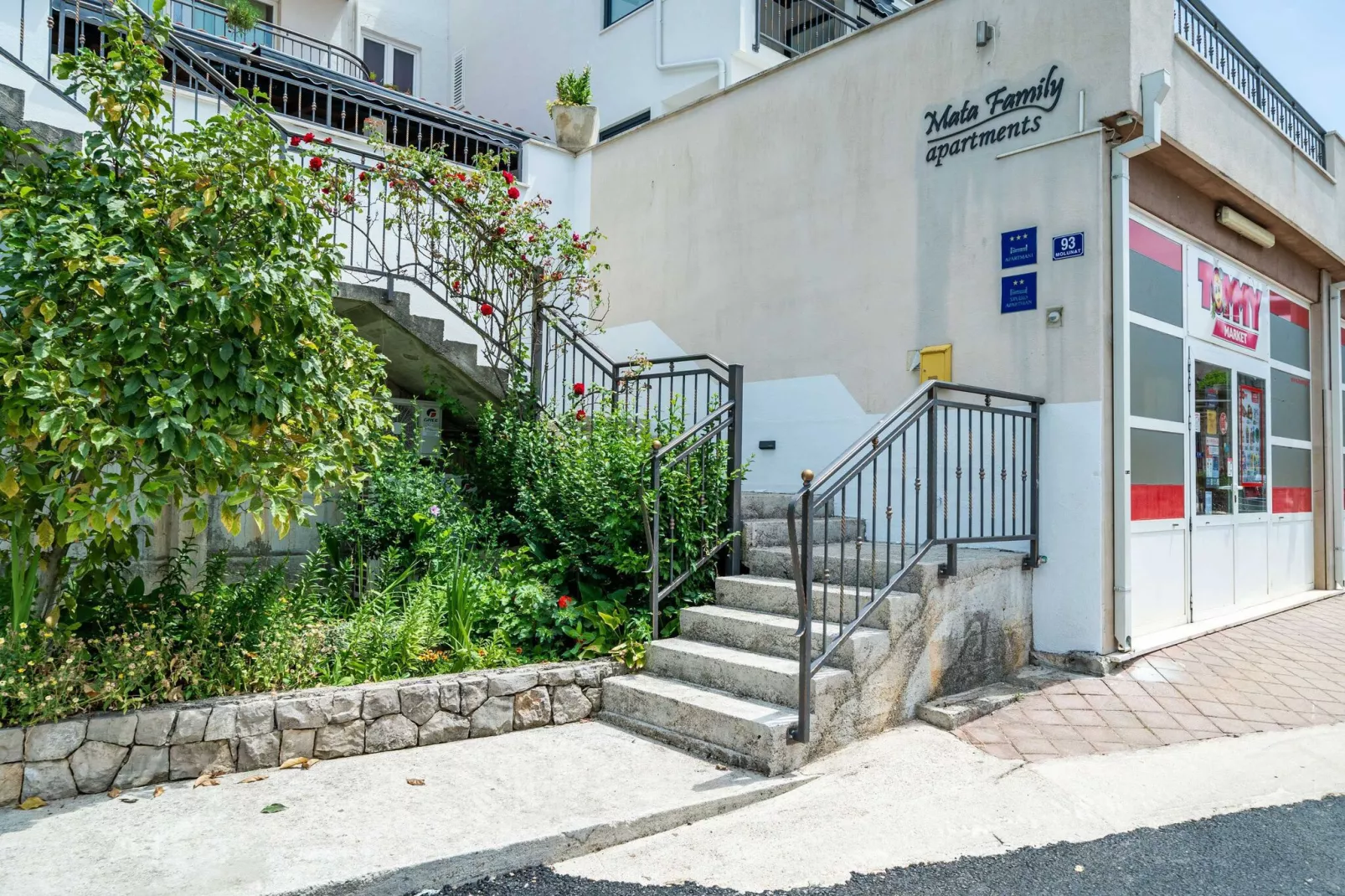 Hidden Gem Apartment - Two Bedroom Apartment with Terrace and Sea View-Outdoor