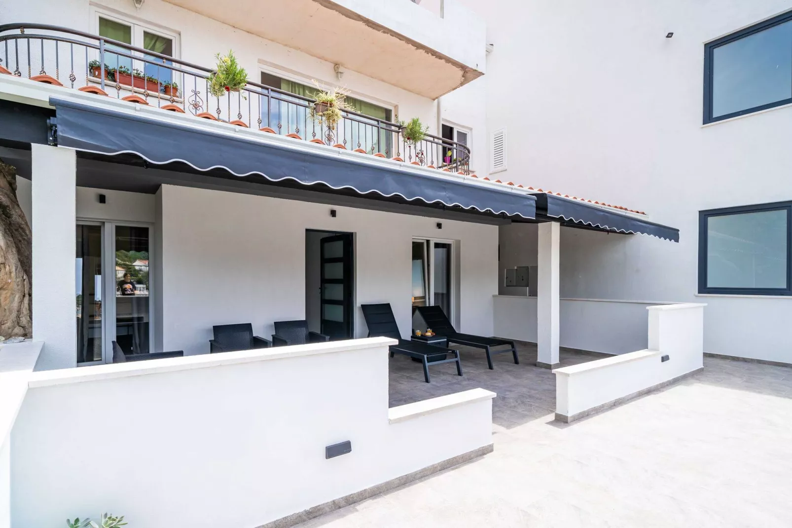 Hidden Gem Apartment - Two Bedroom Apartment with Terrace and Sea View-Outdoor