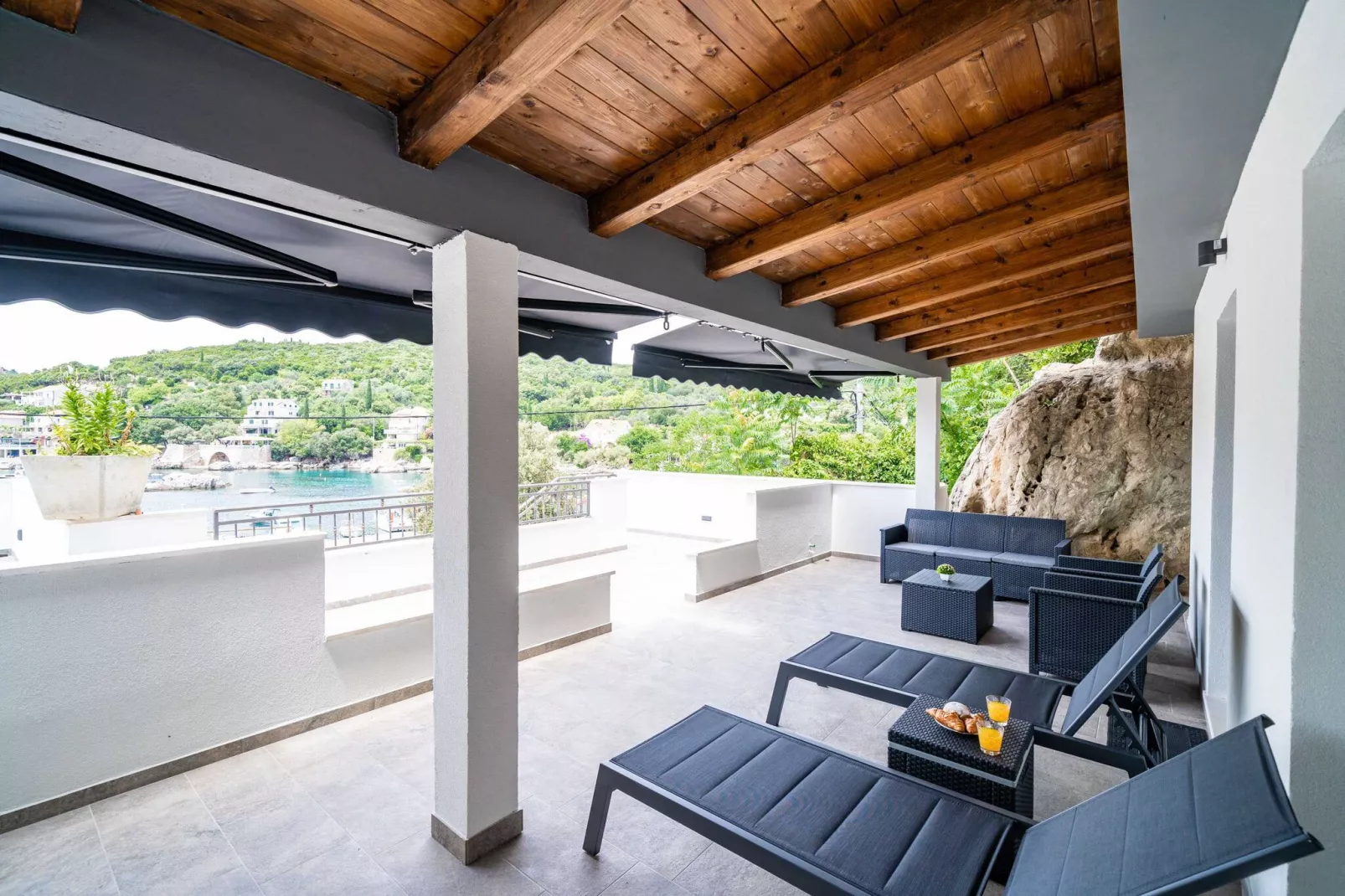 Hidden Gem Apartment - Two Bedroom Apartment with Terrace and Sea View-Terrace