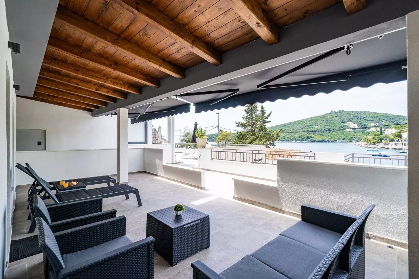 Hidden Gem Apartment - Two Bedroom Apartment with Terrace and Sea View-Terrace