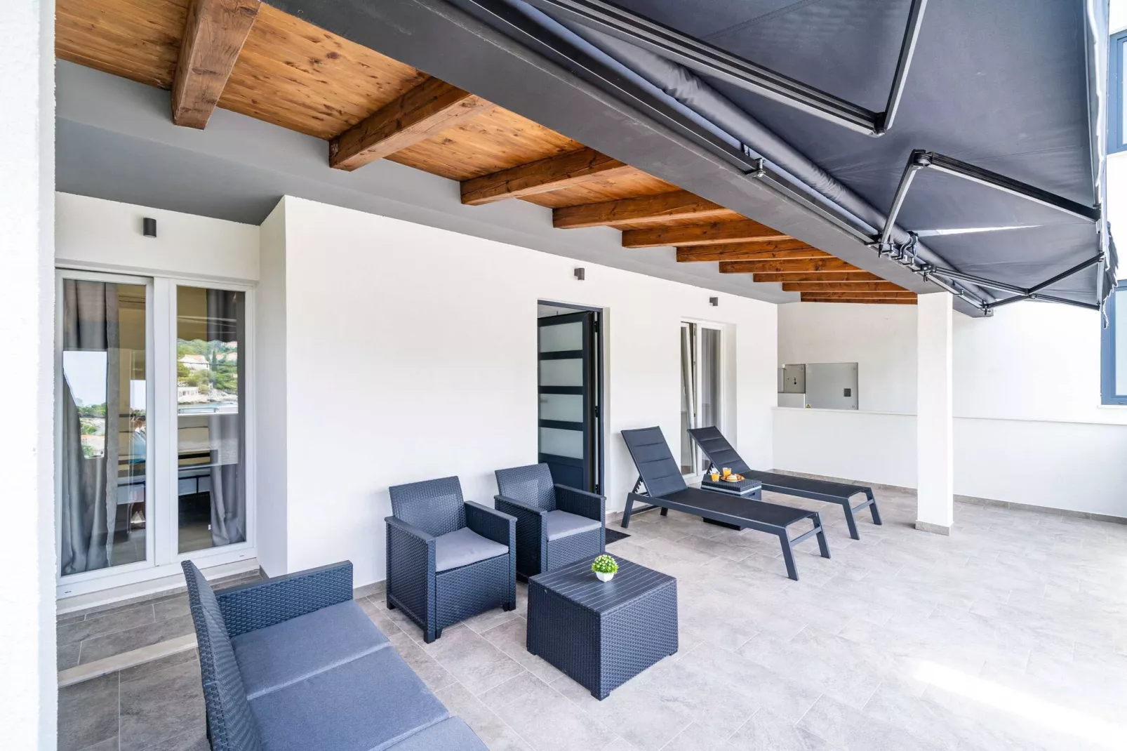 Hidden Gem Apartment - Two Bedroom Apartment with Terrace and Sea View-Terrace
