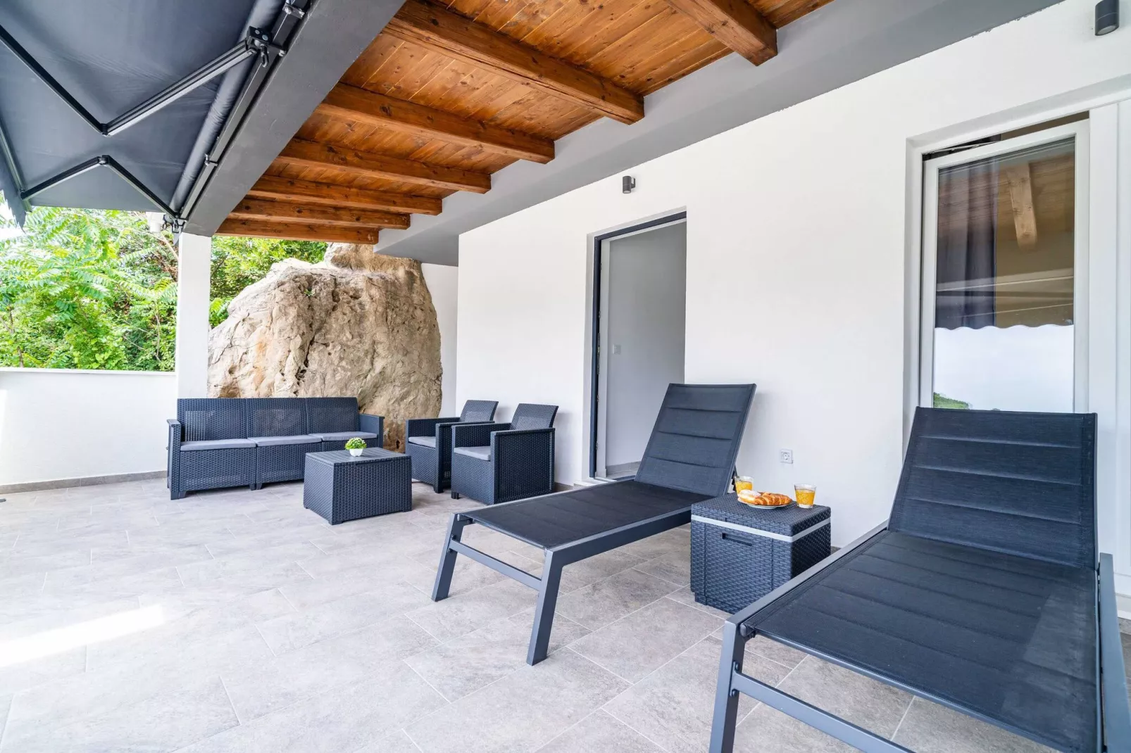 Hidden Gem Apartment - Two Bedroom Apartment with Terrace and Sea View-Terrace