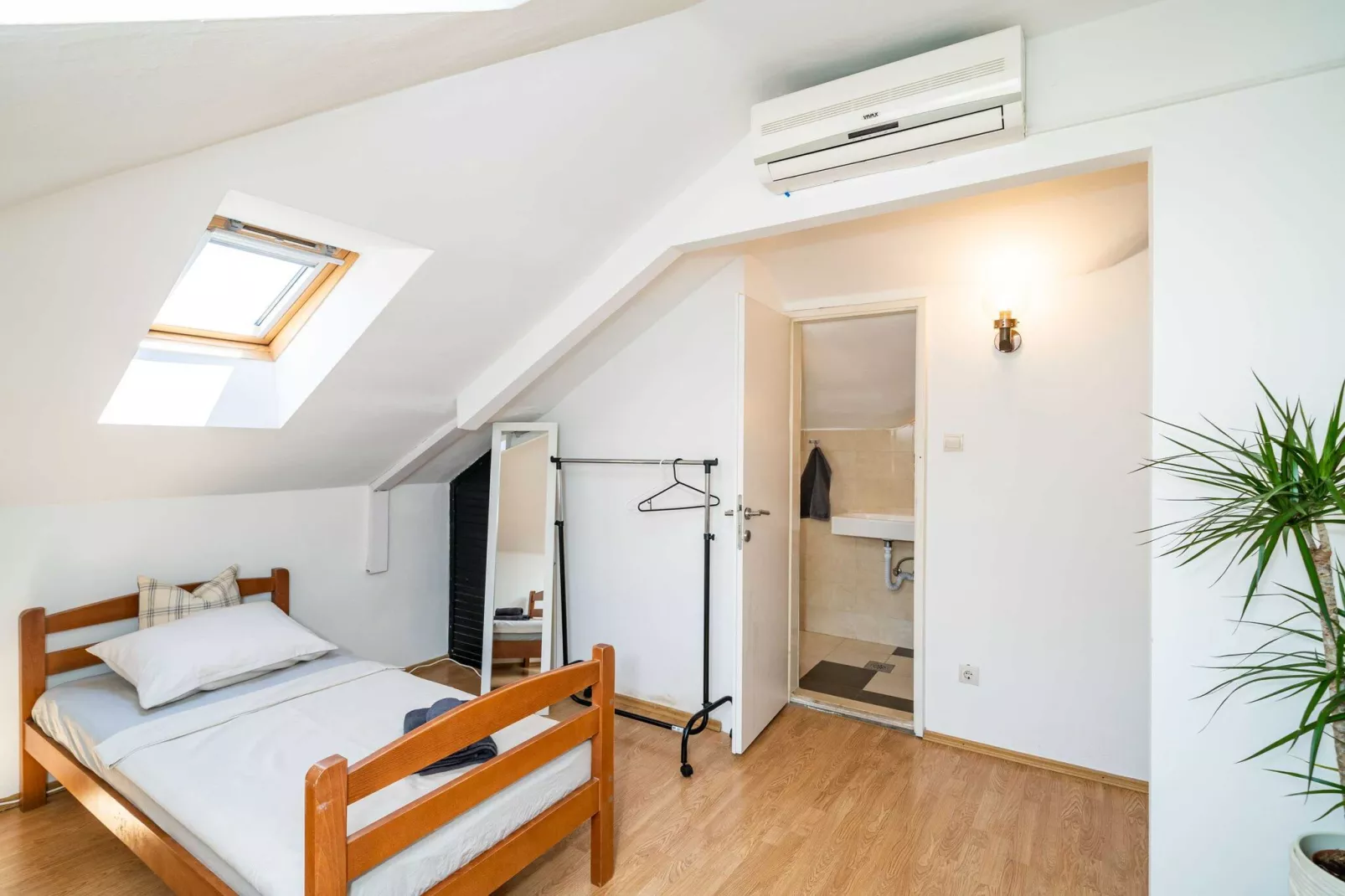 Rooms Nina - Double or Twin room with shared terrace - 1-Bedroom