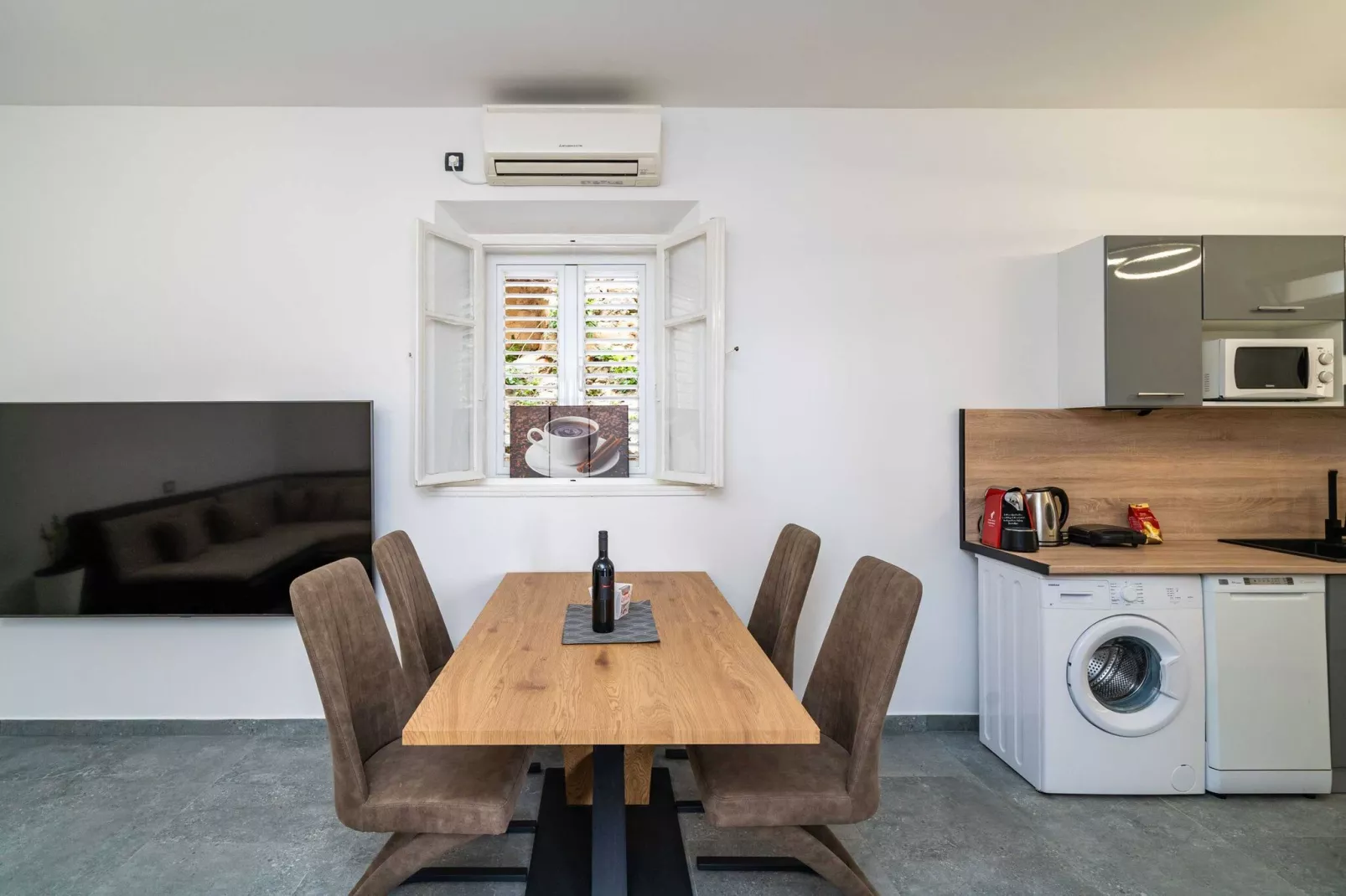 DUxperience Apartment - Two Bedroom Apartment with Terrace and Sea View-Dining room