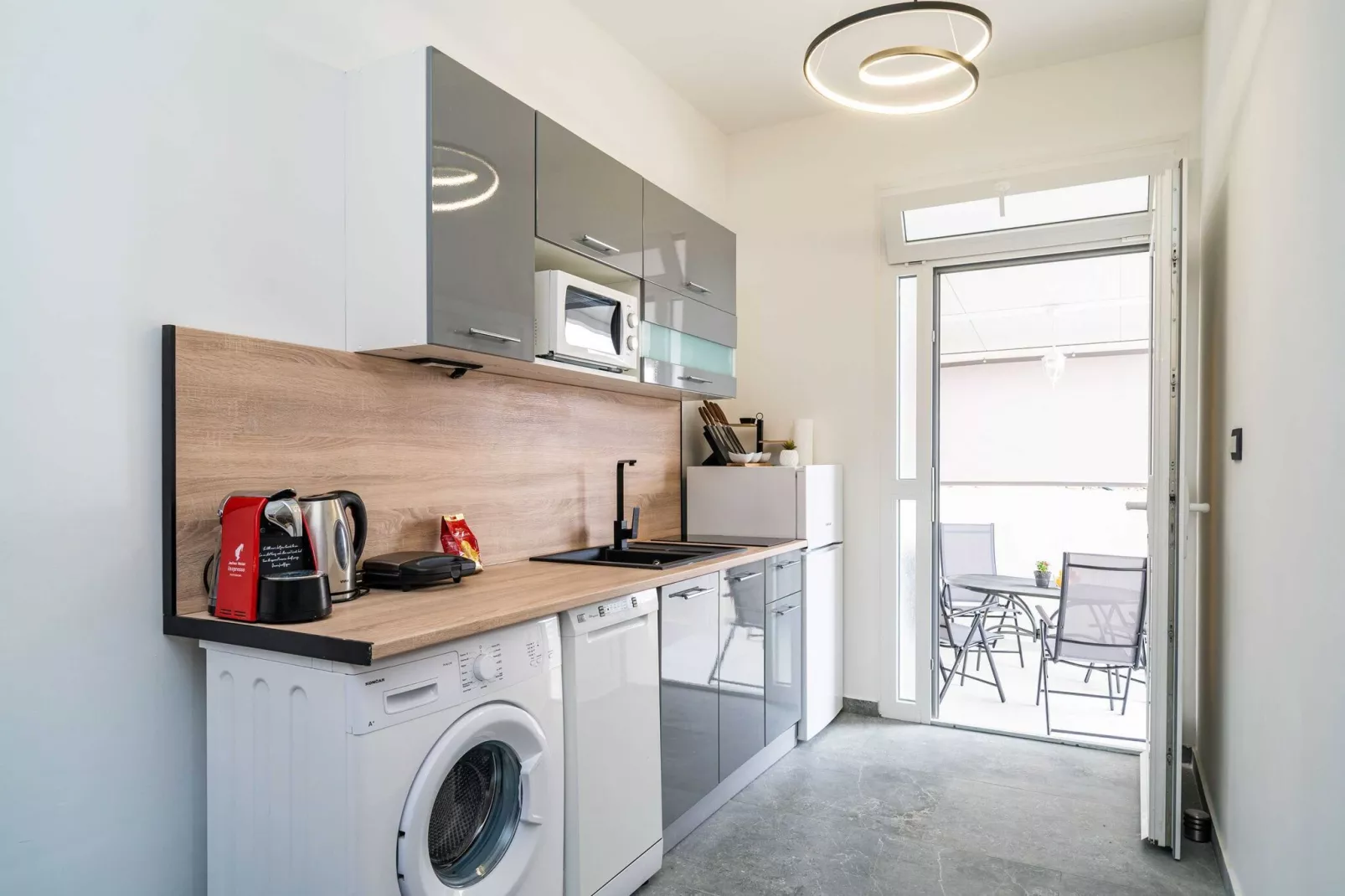 DUxperience Apartment - Two Bedroom Apartment with Terrace and Sea View-Kitchen