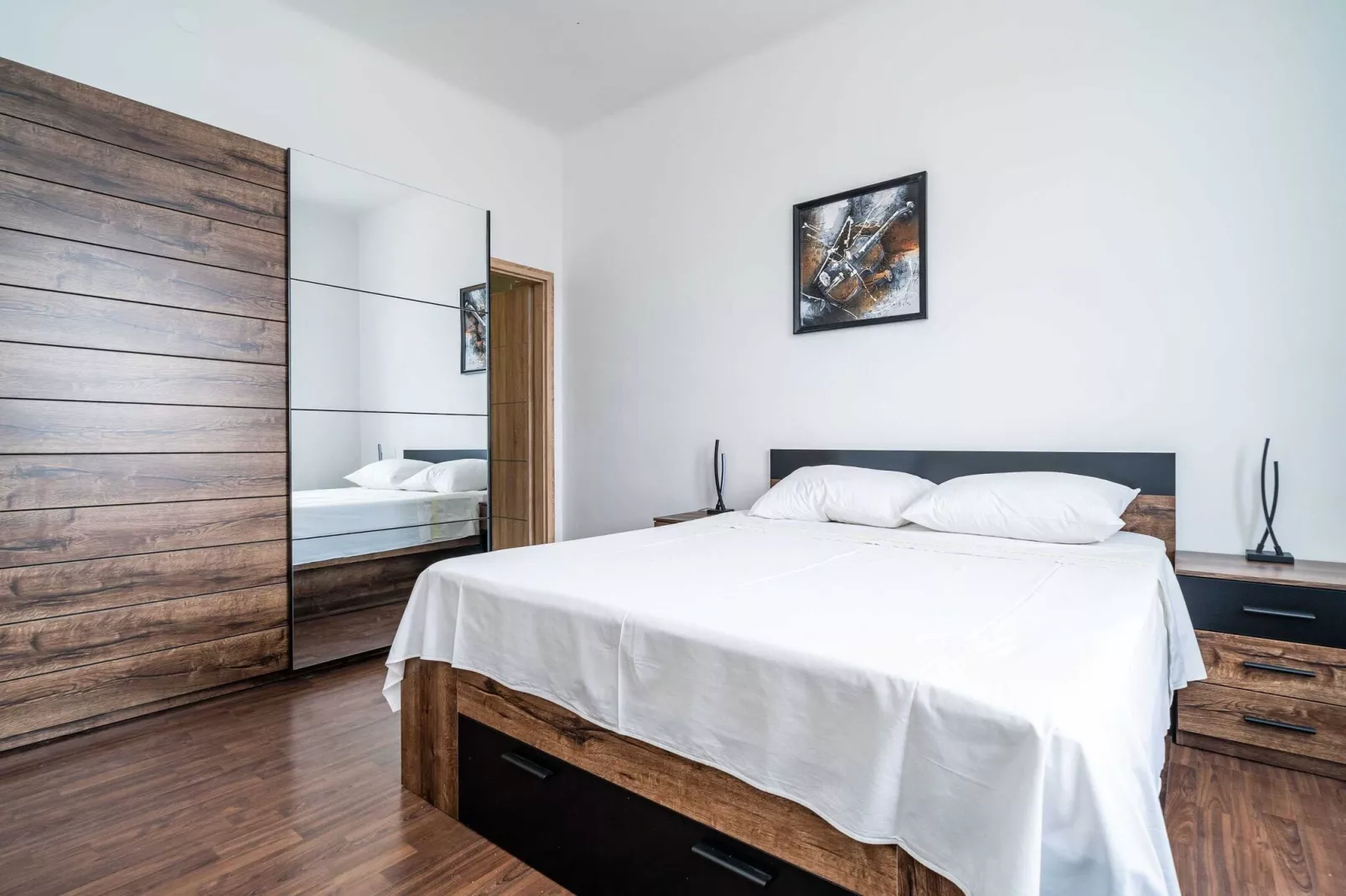 DUxperience Apartment - Two Bedroom Apartment with Terrace and Sea View-Bedroom