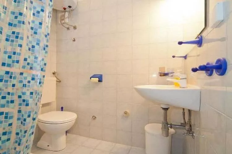 Apartments Villa Mare - Superior Two Bedroom Apartment (Attic) A1-Bathroom
