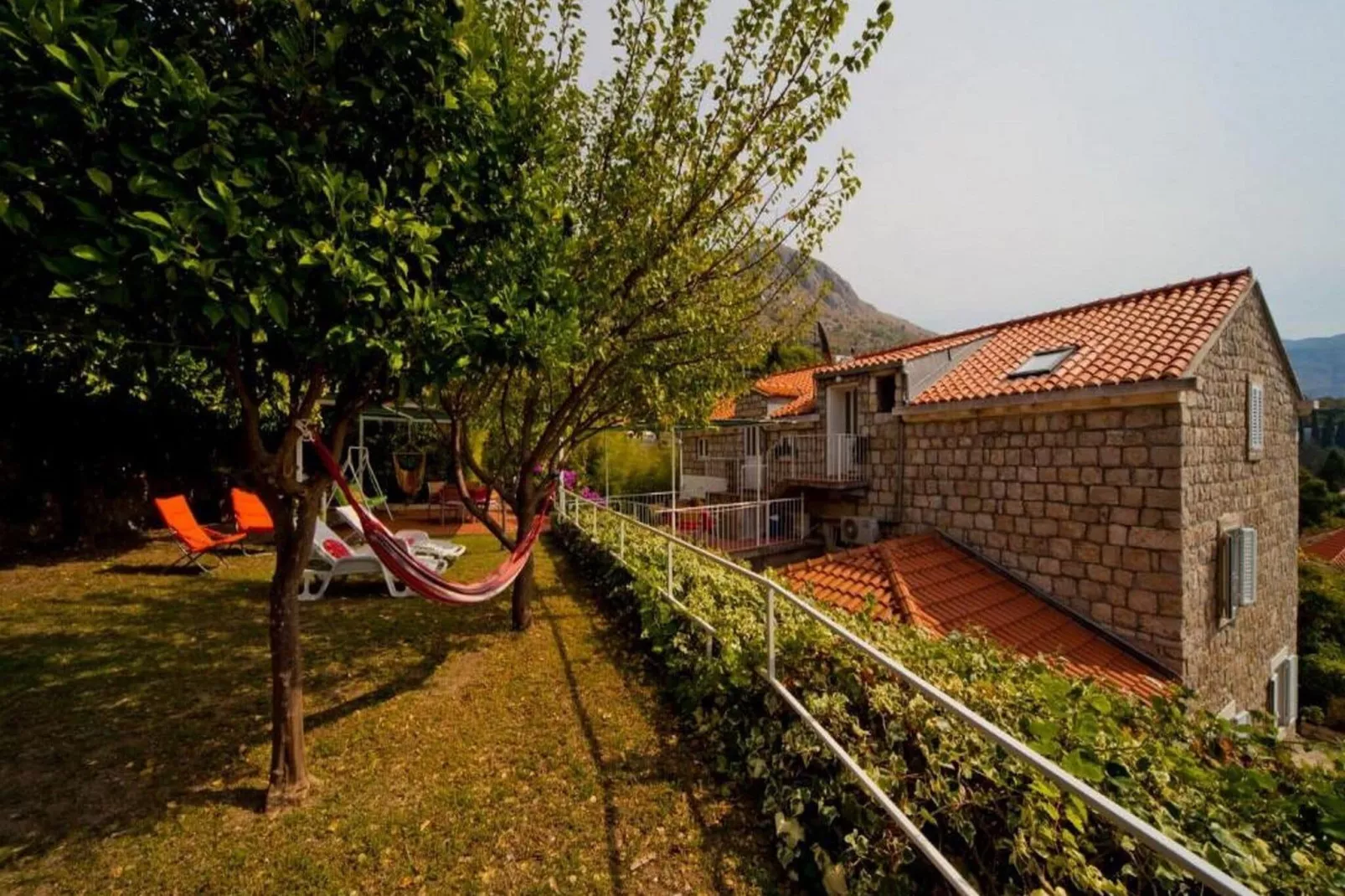 Apartments Villa Mare - One Bedroom Apartment with Balcony and Sea View A3-Gardens summer