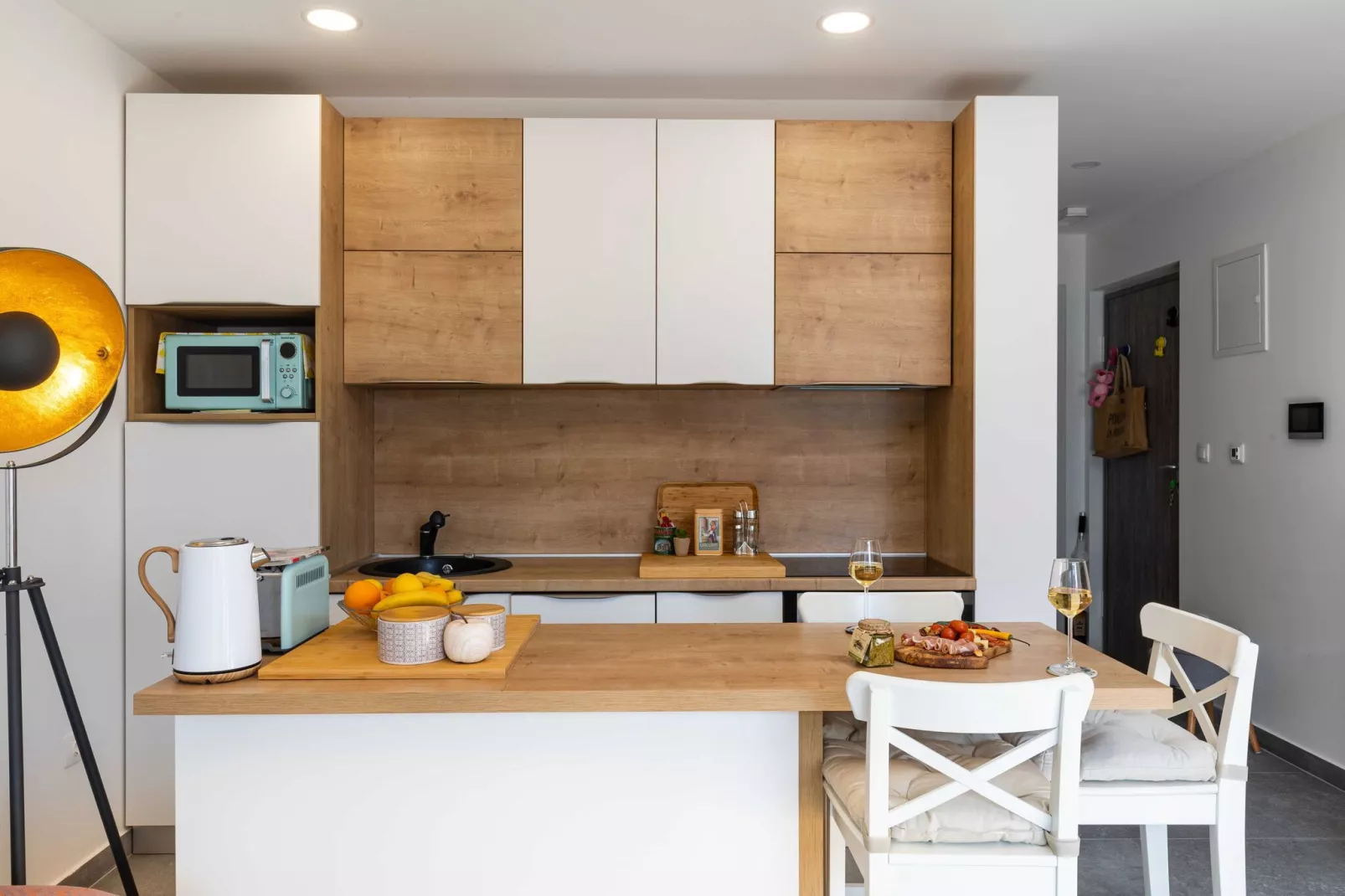Apartment Good Vibes - One Bedroom Apartment with Balcony-Kitchen