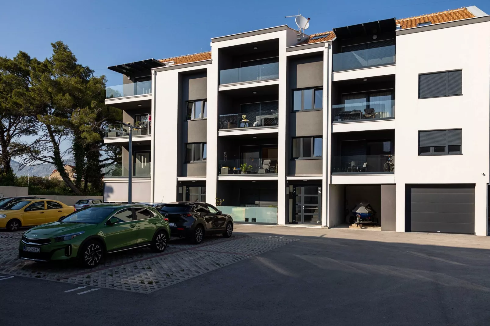 Apartment Good Vibes - One Bedroom Apartment with Balcony-Outdoor