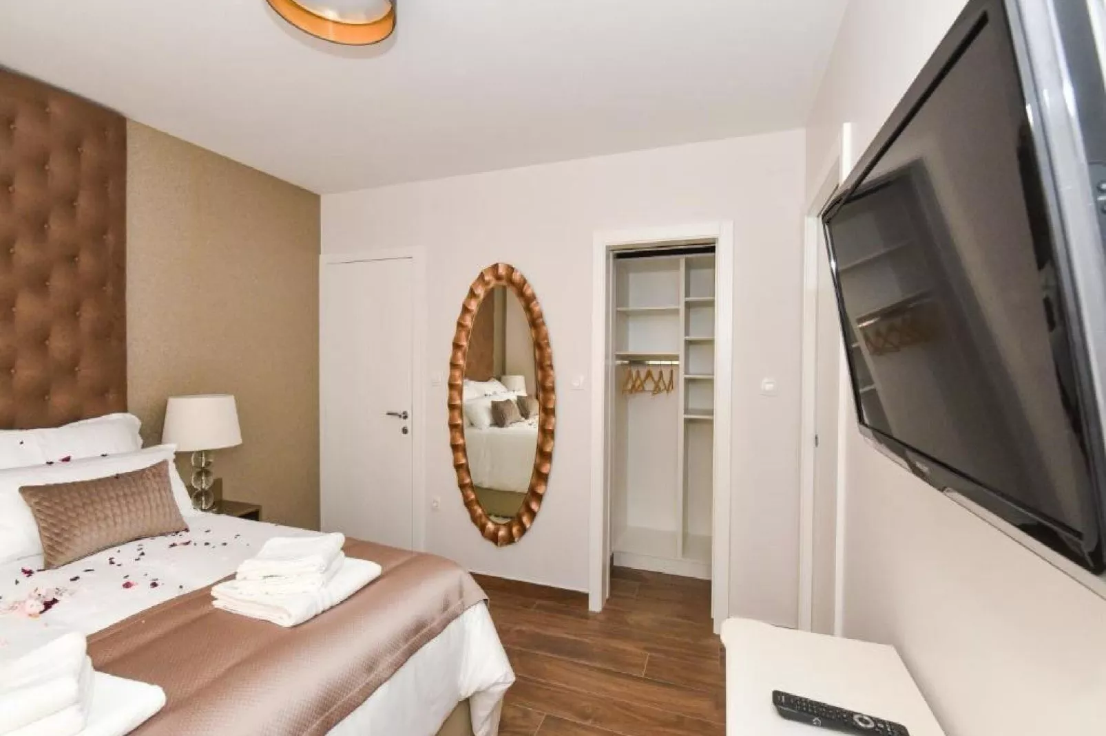 Villa Calypso Royal Apartment - Two Bedroom Apartment with Swimming Pool-Chambre