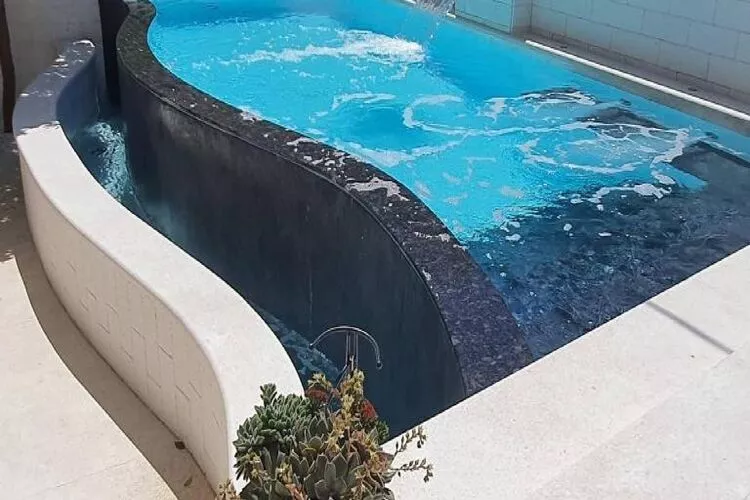 Villa Calypso Royal Apartment - Two Bedroom Apartment with Swimming Pool-Piscine