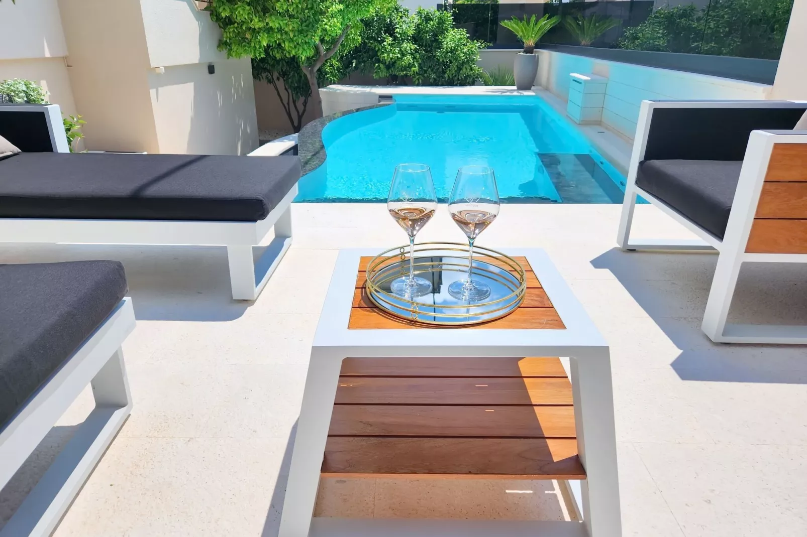 Villa Calypso Royal Apartment - Two Bedroom Apartment with Swimming Pool-Piscine