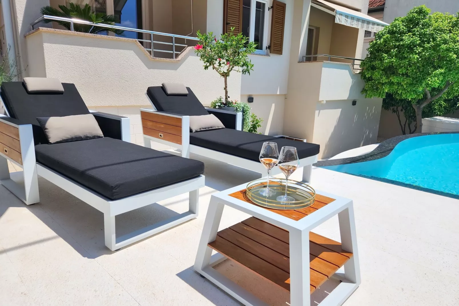 Villa Calypso Royal Apartment - Two Bedroom Apartment with Swimming Pool-Piscine