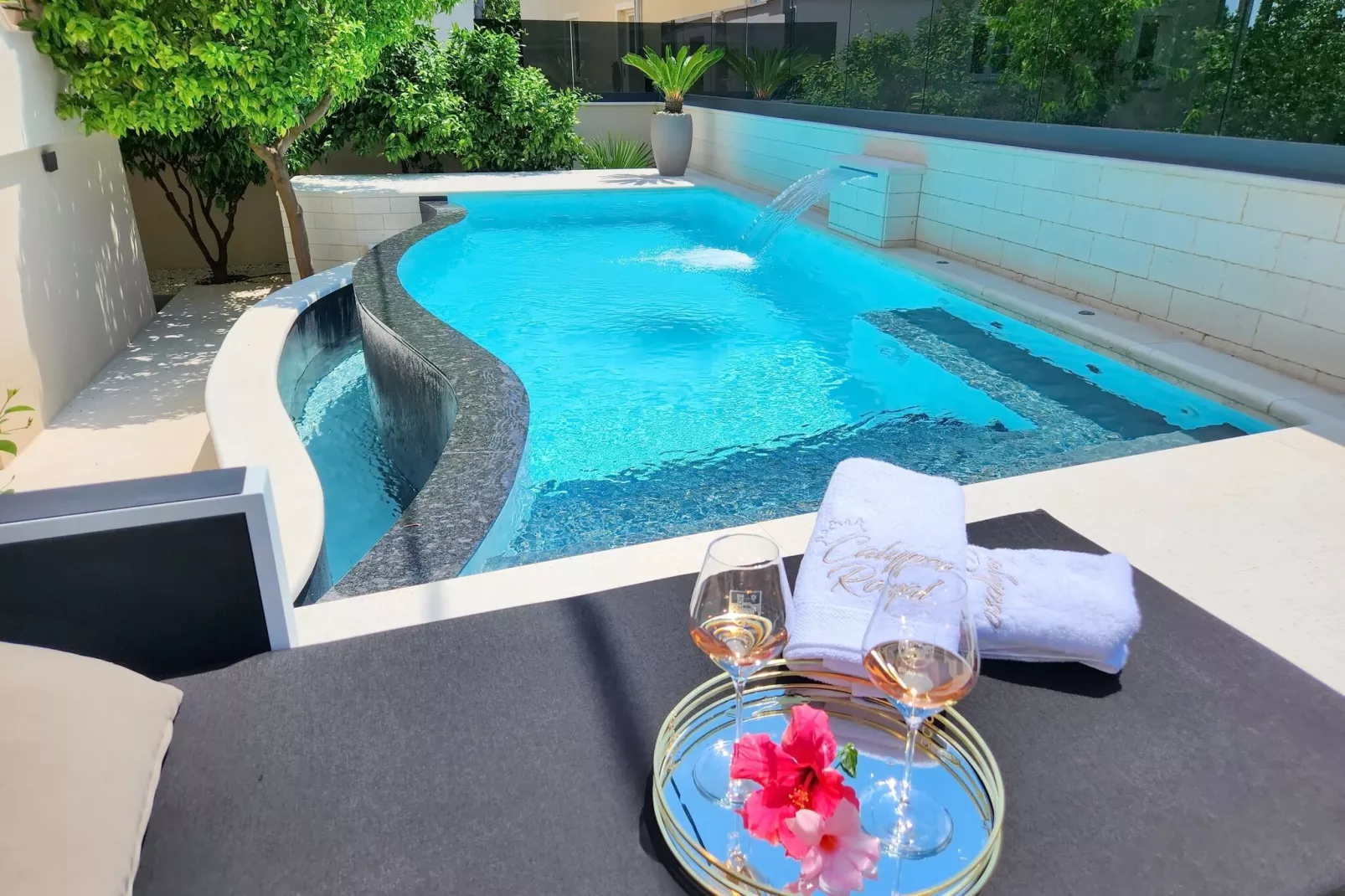 Villa Calypso Royal Apartment - Two Bedroom Apartment with Swimming Pool-Piscine