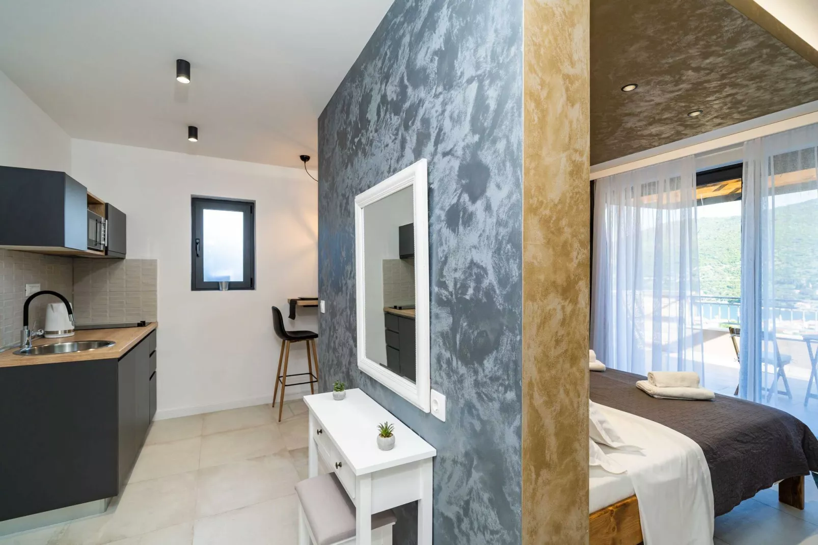 Apartments Villa Arcadia - Studio Apartment with Hot Tub and Shared Swimming Pool A1-Schlafzimmer