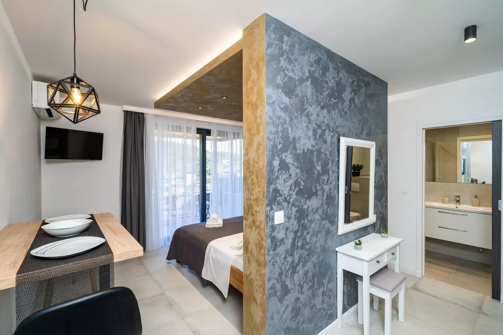 Apartments Villa Arcadia - Studio Apartment with Hot Tub and Shared Swimming Pool A1-Schlafzimmer