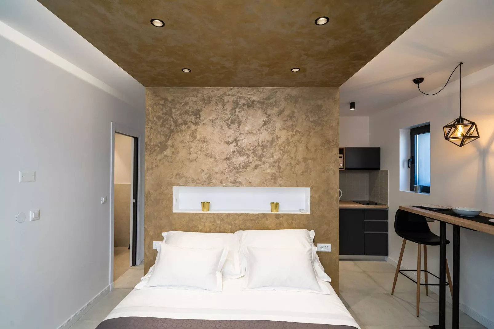 Apartments Villa Arcadia - Studio Apartment with Hot Tub and Shared Swimming Pool A1-Schlafzimmer