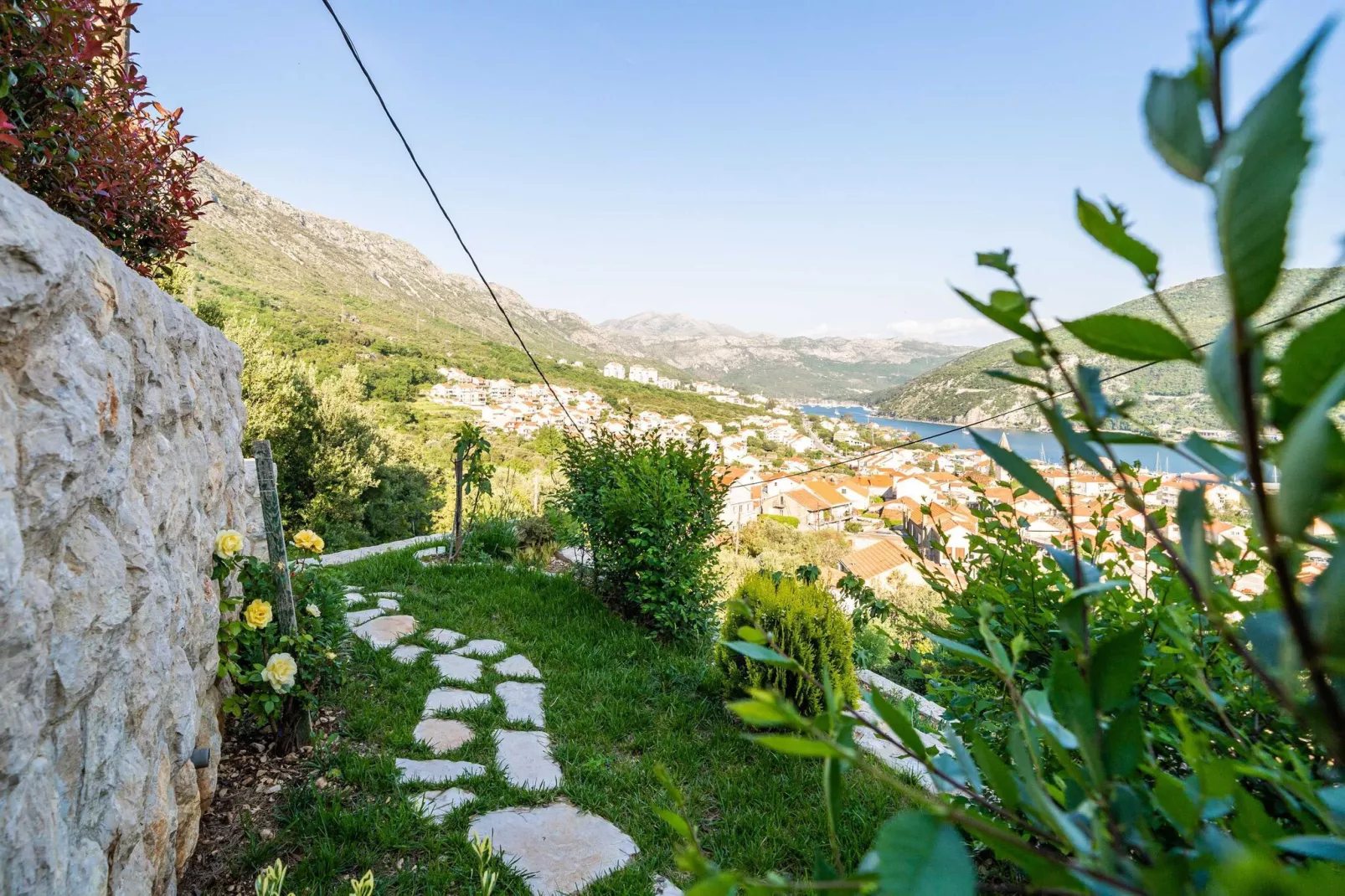 Apartments Villa Arcadia - Studio Apartment with Hot Tub and Shared Swimming Pool A1-Gärten Sommer