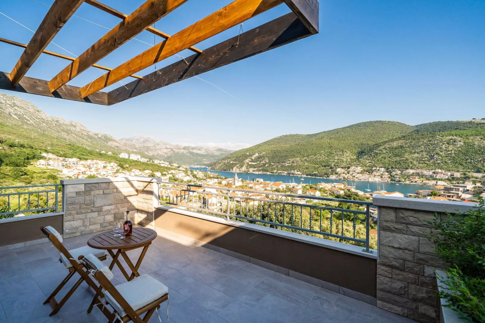 Apartments Villa Arcadia - Studio Apartment with Hot Tub and Shared Swimming Pool A1-Terrasse