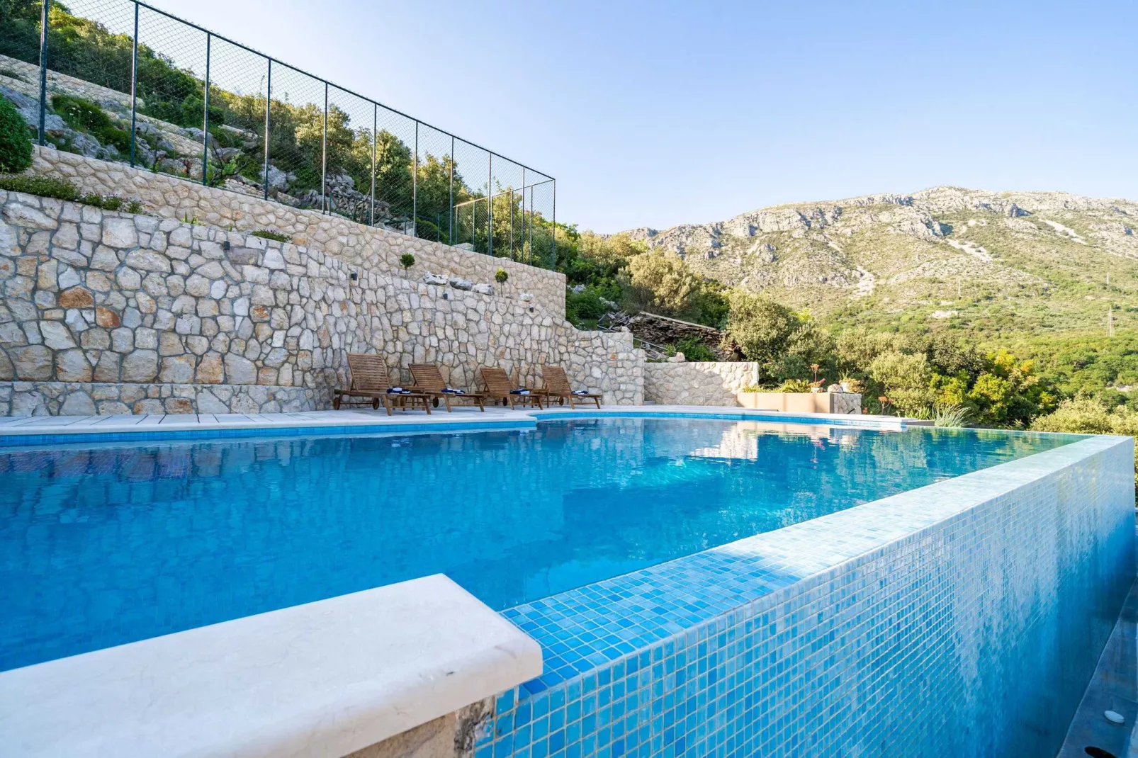 Apartments Villa Arcadia - Studio Apartment with Terrace and Shared Swimming Pool A2-Piscine