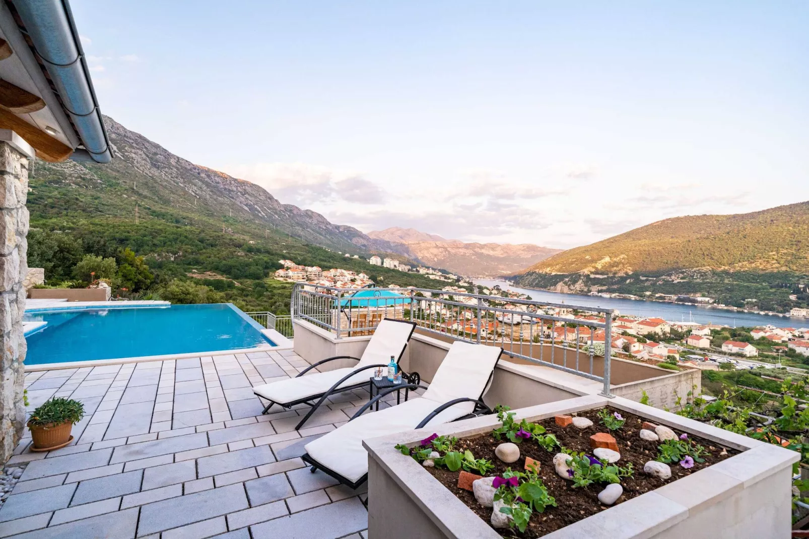 Apartments Villa Arcadia - Studio Apartment with Terrace and Shared Swimming Pool A2-Piscine
