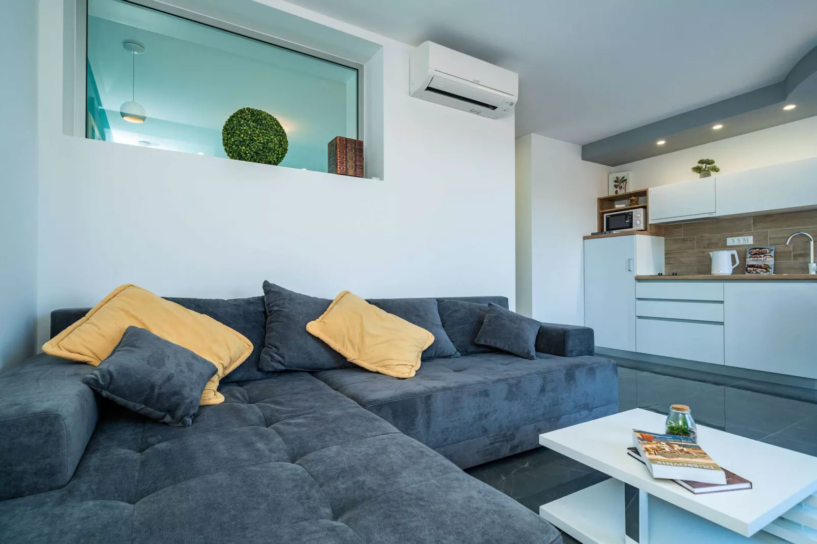 Apartments Villa Arcadia - One Bedroom Apartment with Shared Swimming Pool A3-Salon
