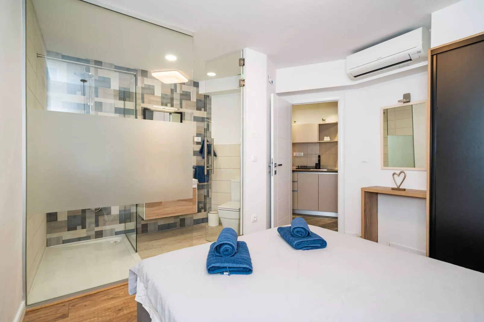 Apartments Villa Arcadia- Two Bedroom Apartment with Shared Swimming Pool A4-Chambre