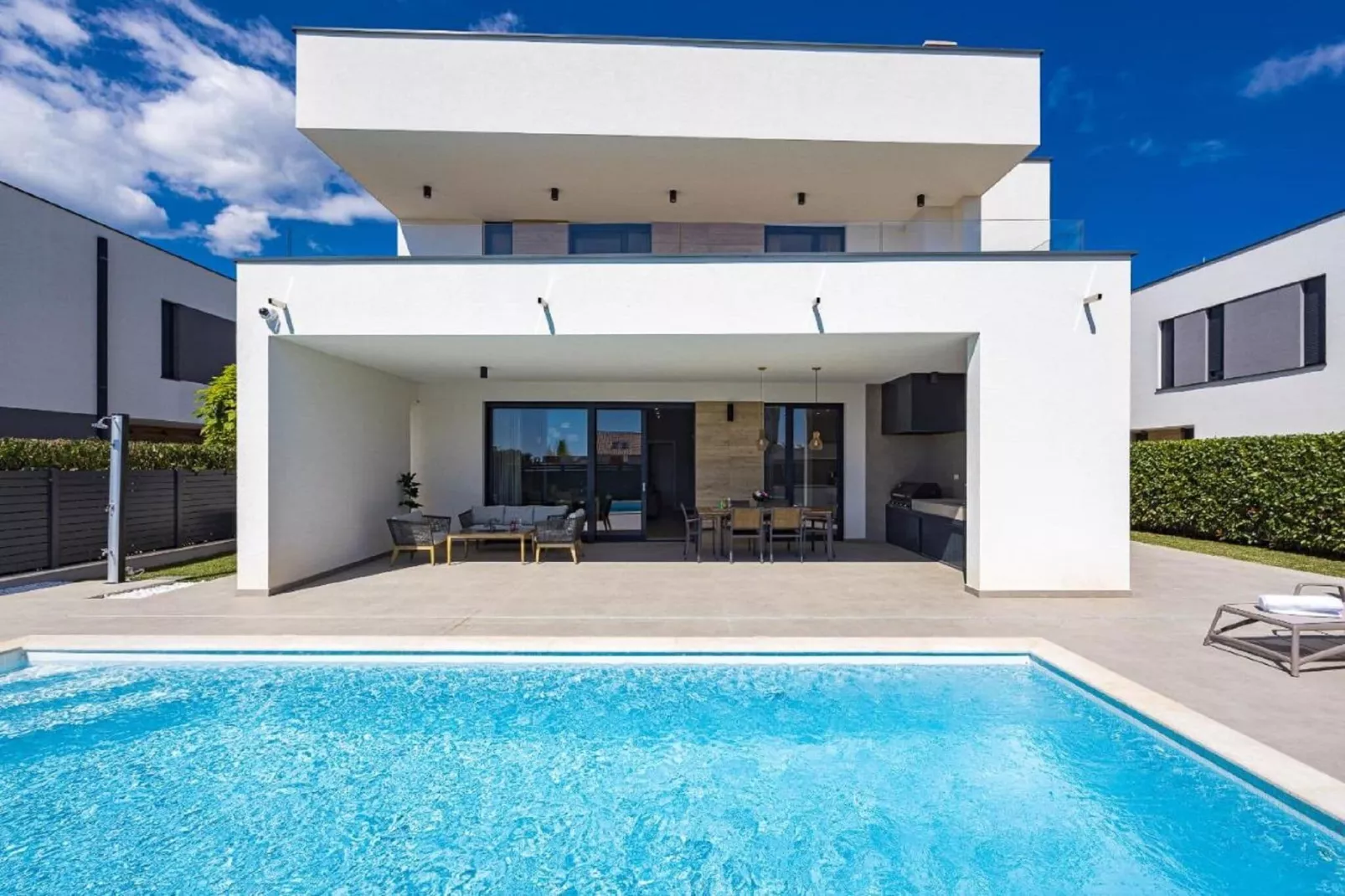 Villa Moon-Exterior summer