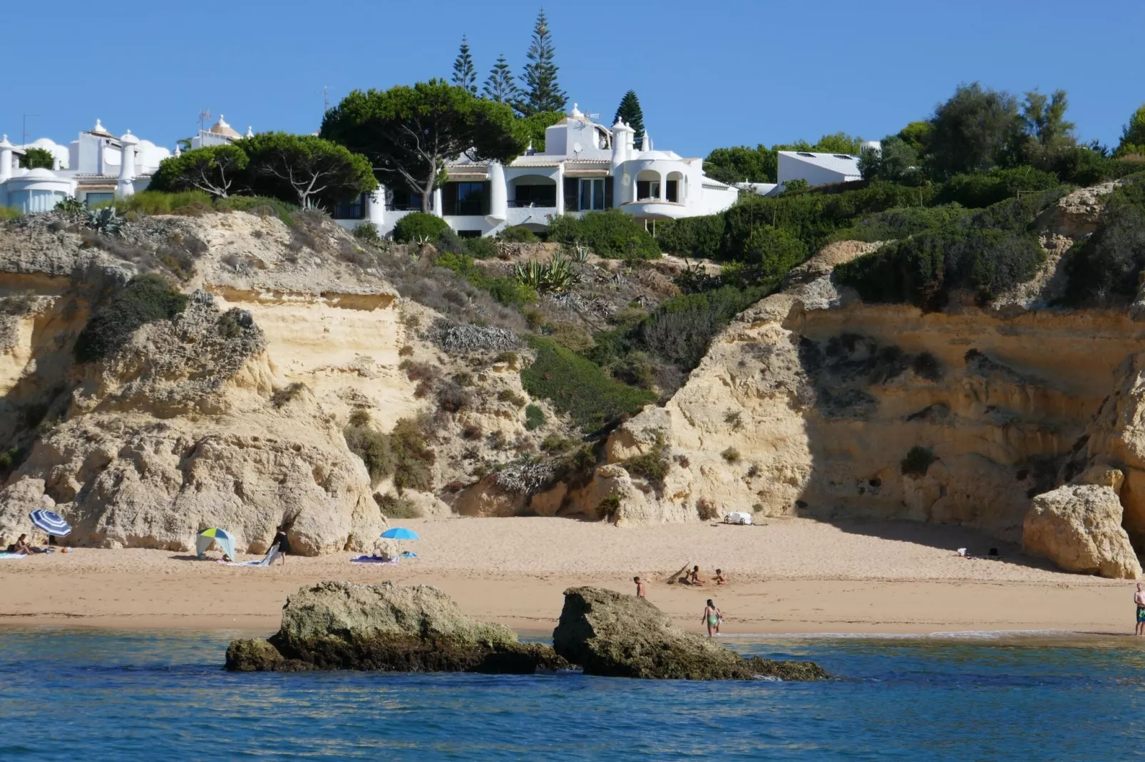 Reihenhaus in Armação de Pêra // Casa Ninho-Exterior summer