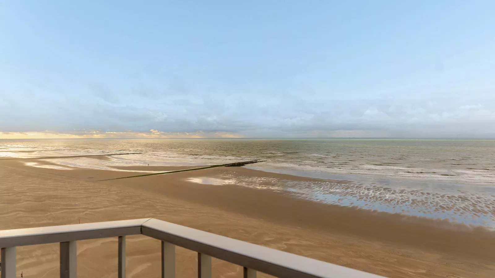10 hoog aan zee-View summer
