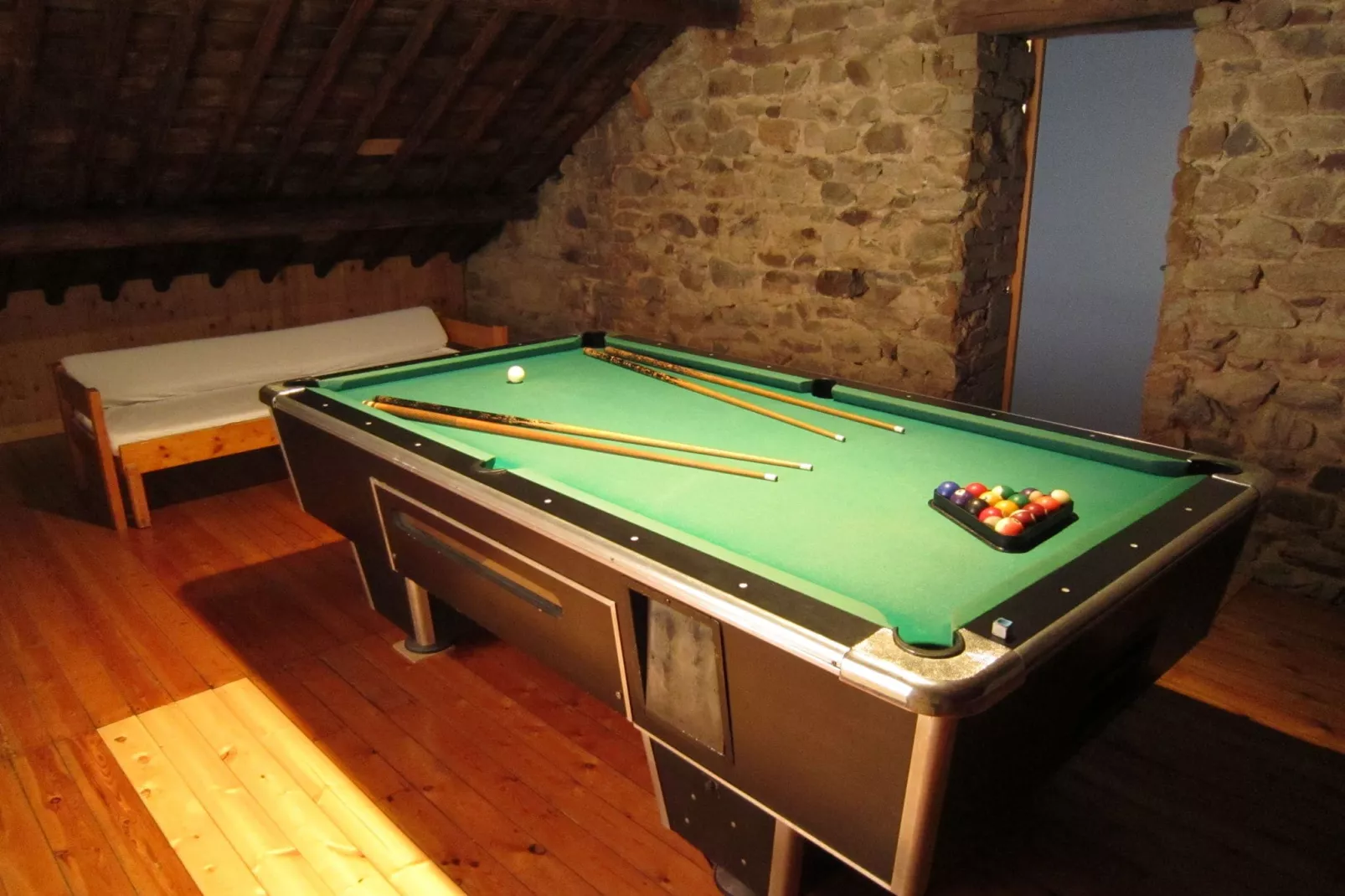 A la lisière de la forêt-Recreation room