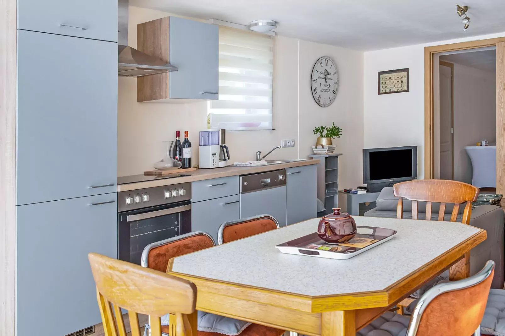 Les Hirondelles-Kitchen