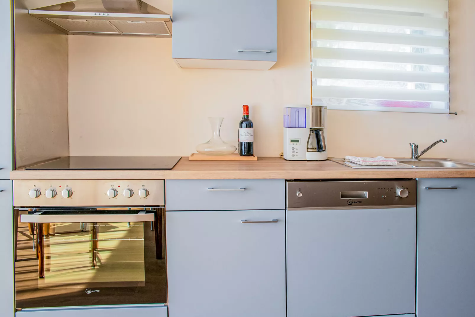 Les Hirondelles-Kitchen