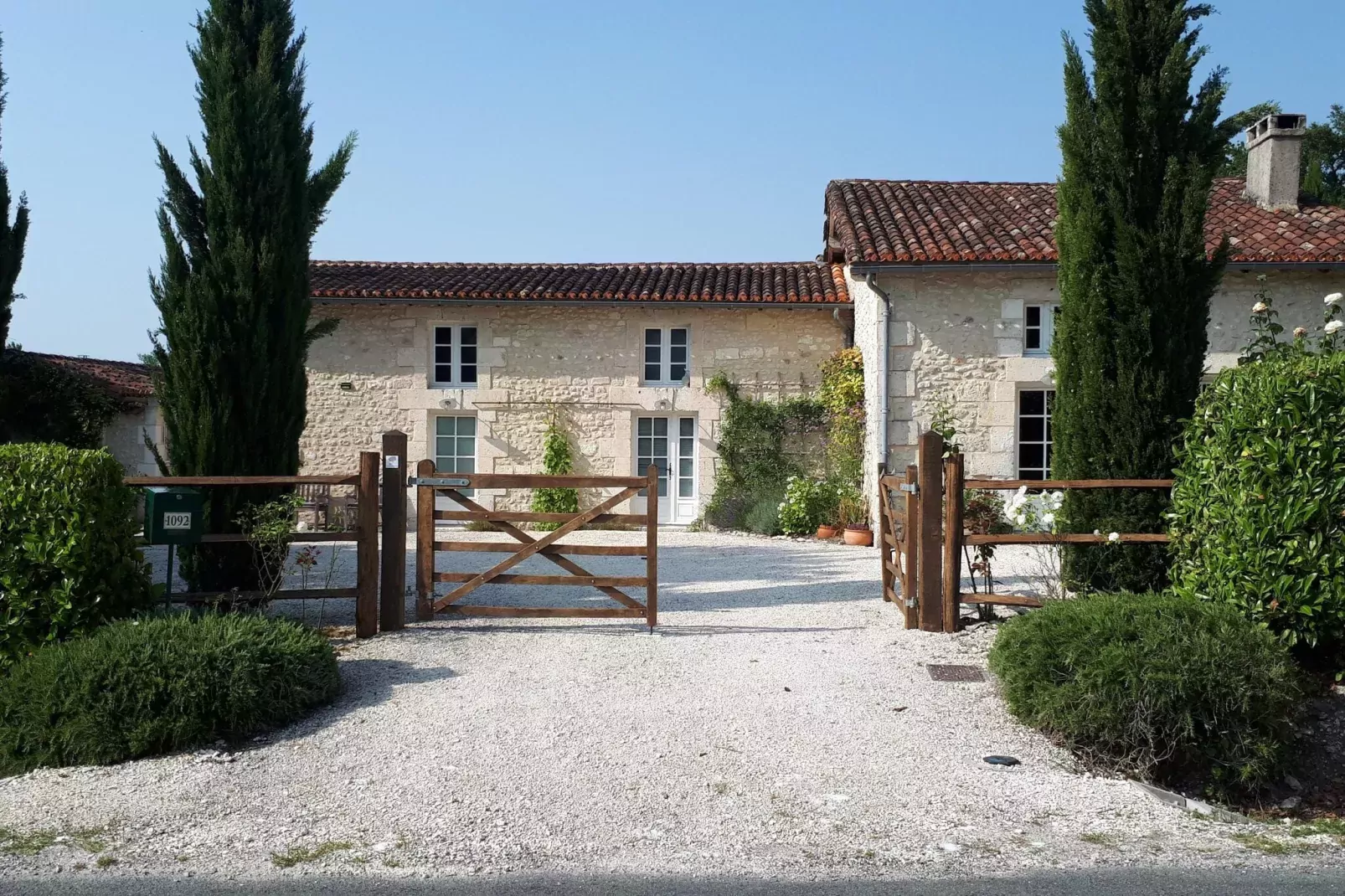Maison de vacances Verteillac-Exterior summer