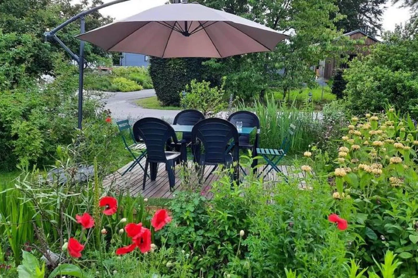 Les Hirondelles-Exterior summer