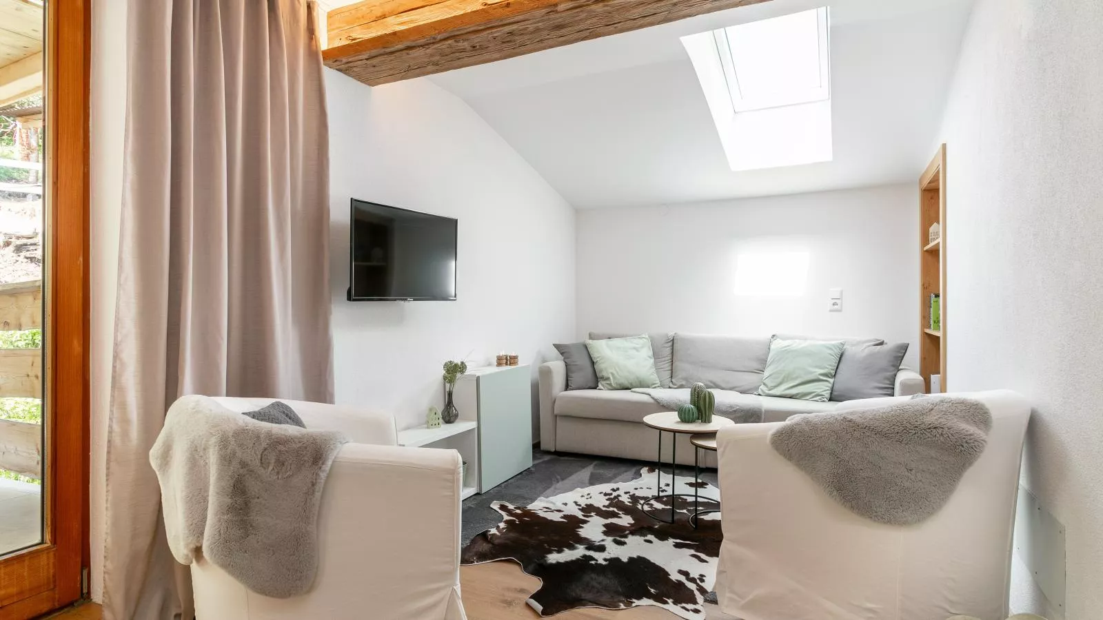 Jaggi-Living room