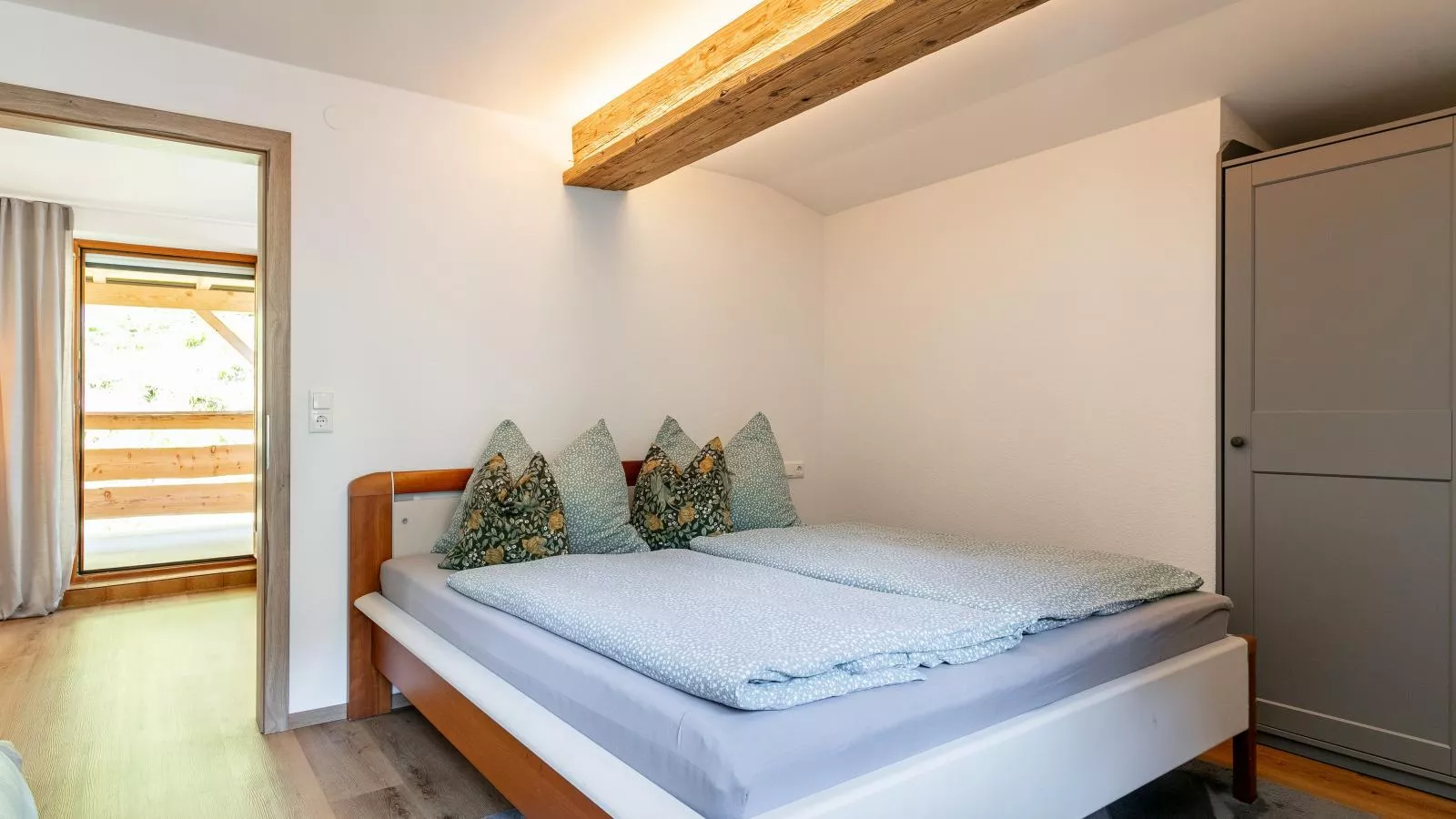 Jaggi-Bedroom