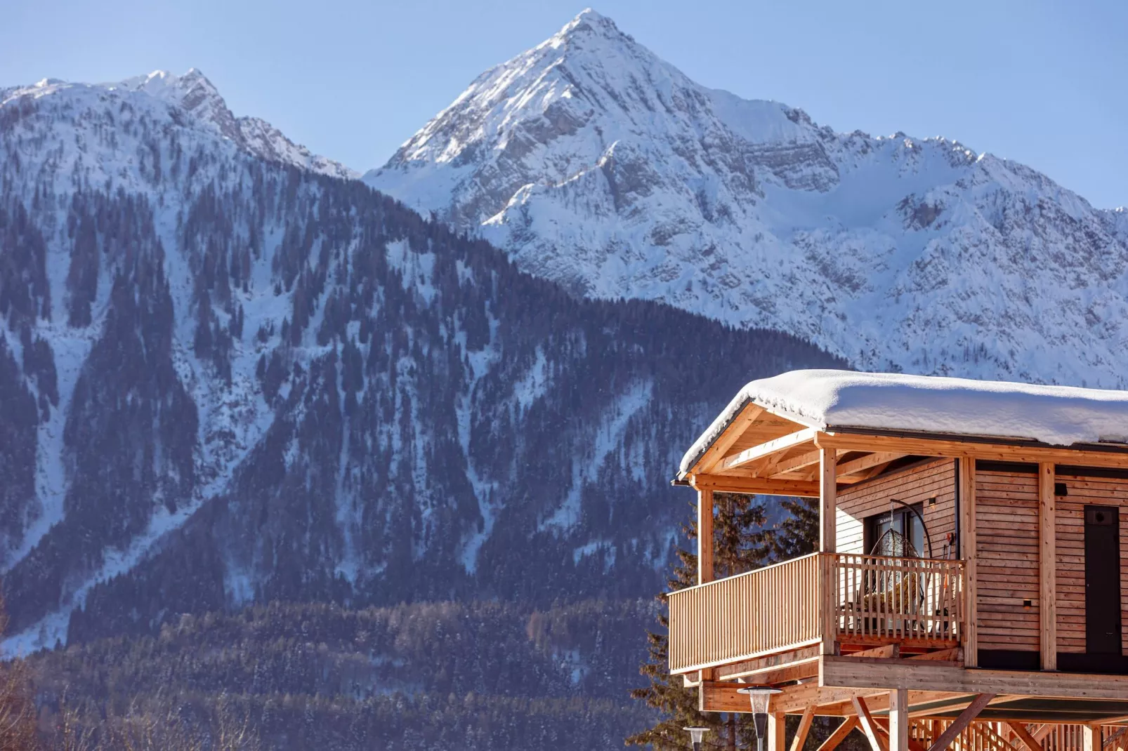 Chalets & Glamping Nassfeld 3-Exterior winter