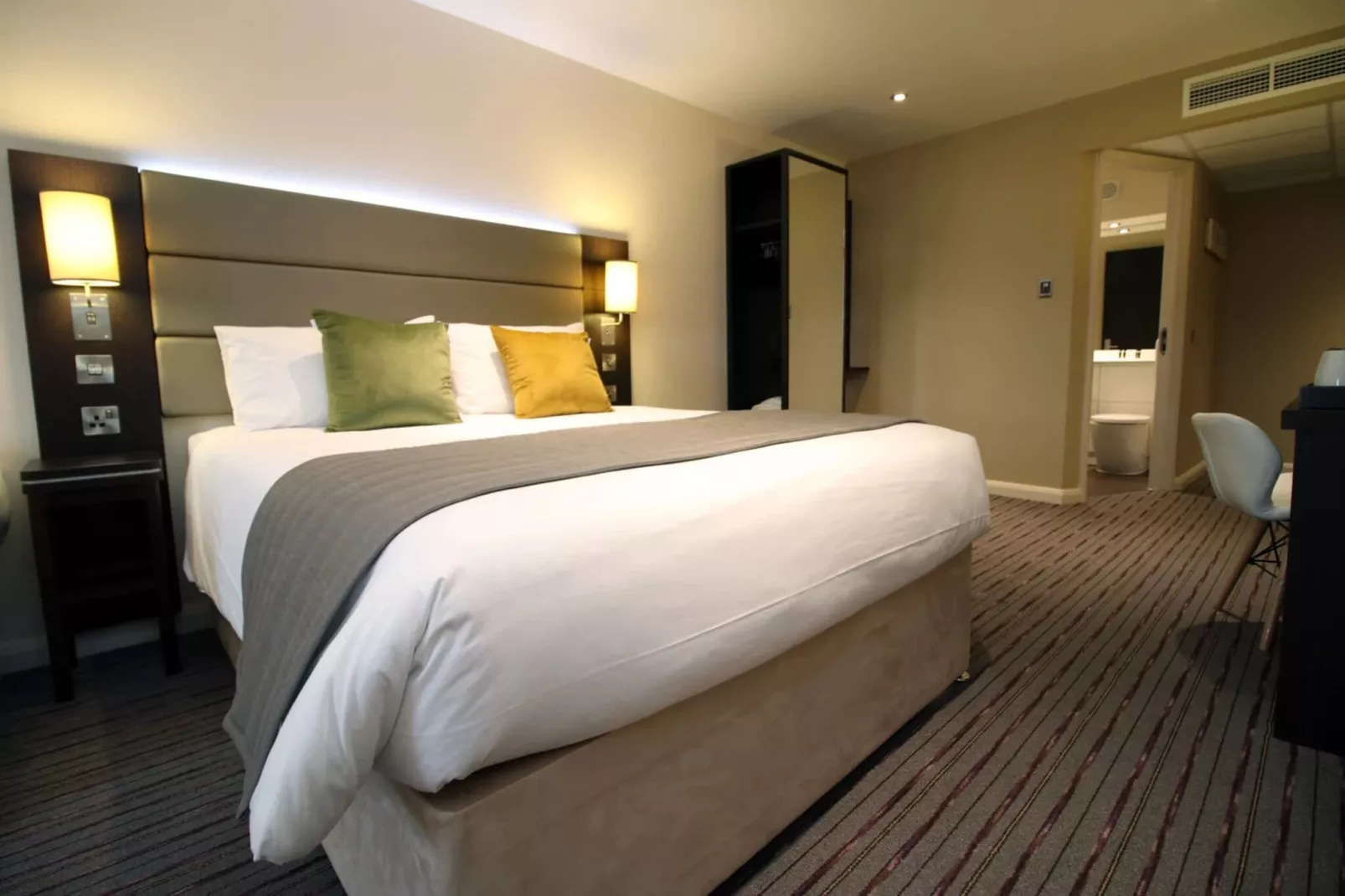 Belvilla Newport City Centre Lifestyle-Bedroom