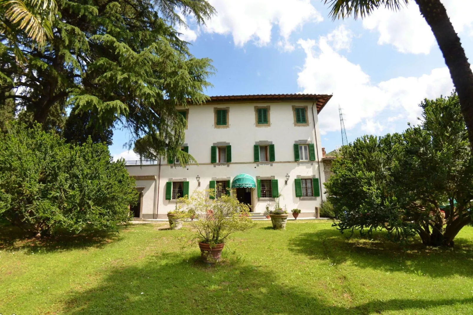Il Borghetto-Exterior summer