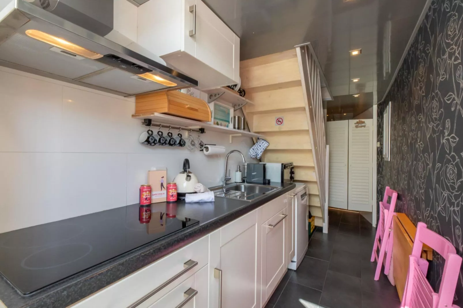 Studio 'De Zandhut' - Swaalingestraat 78  Zoutelande-Kitchen