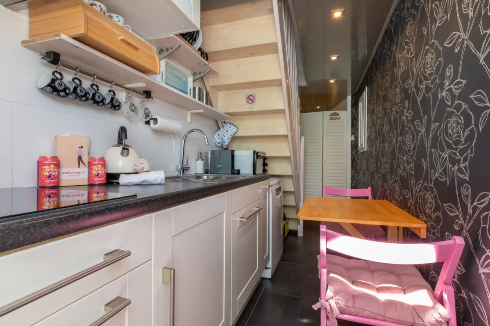 Studio 'De Zandhut' - Swaalingestraat 78  Zoutelande-Kitchen