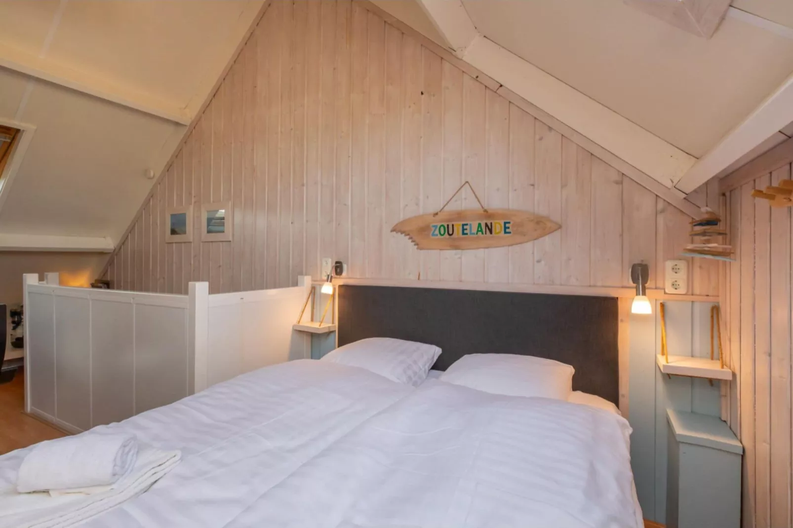 Studio 'De Zandhut' - Swaalingestraat 78  Zoutelande-Bedroom